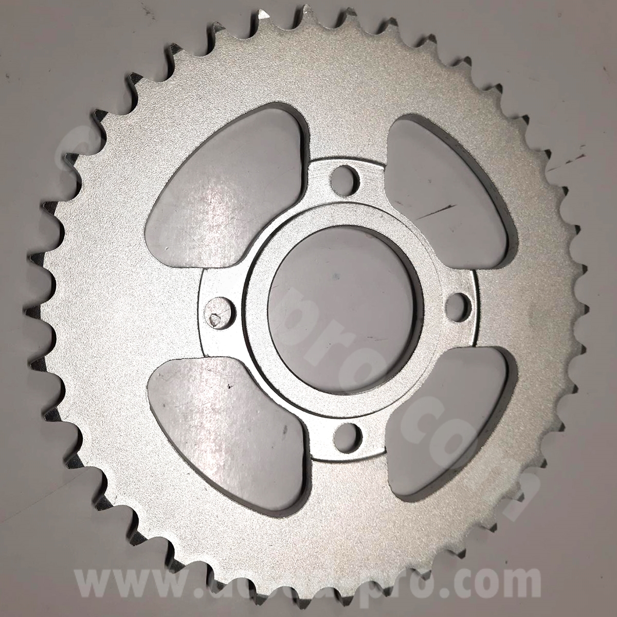 Couronne arrière origine Archive Scrambler - Café Racer 125 cc (40 dents - 520) et Outback 125 cc - vue 2