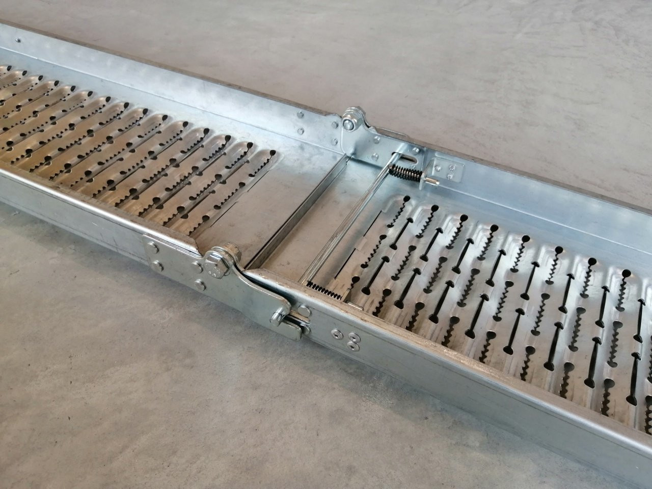Rampe acier pliable 250 kg BRAZOLINE avec poignée - vue 4
