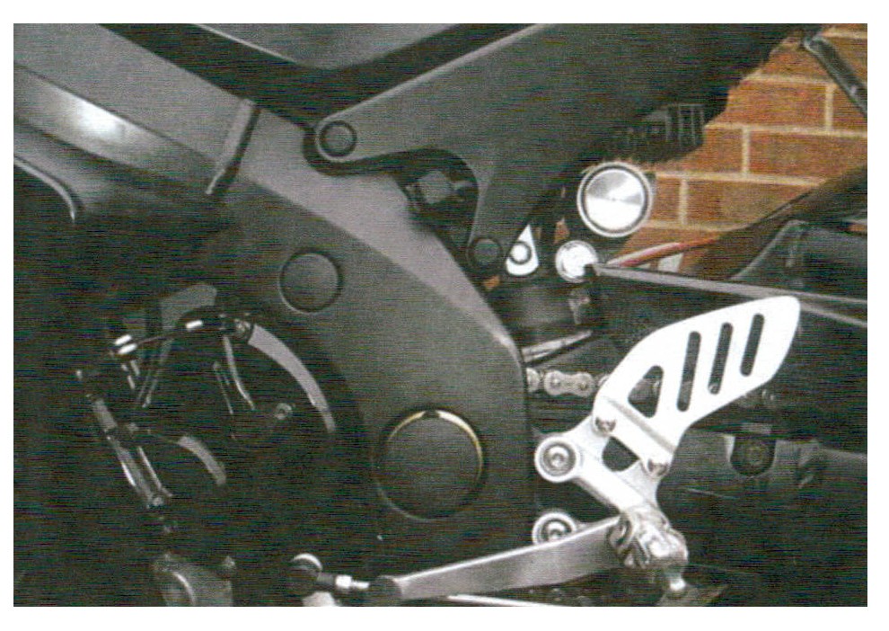 Obturateurs de cadre BRAZOLINE YAMAHA YZF R6 06/07 - vue 3