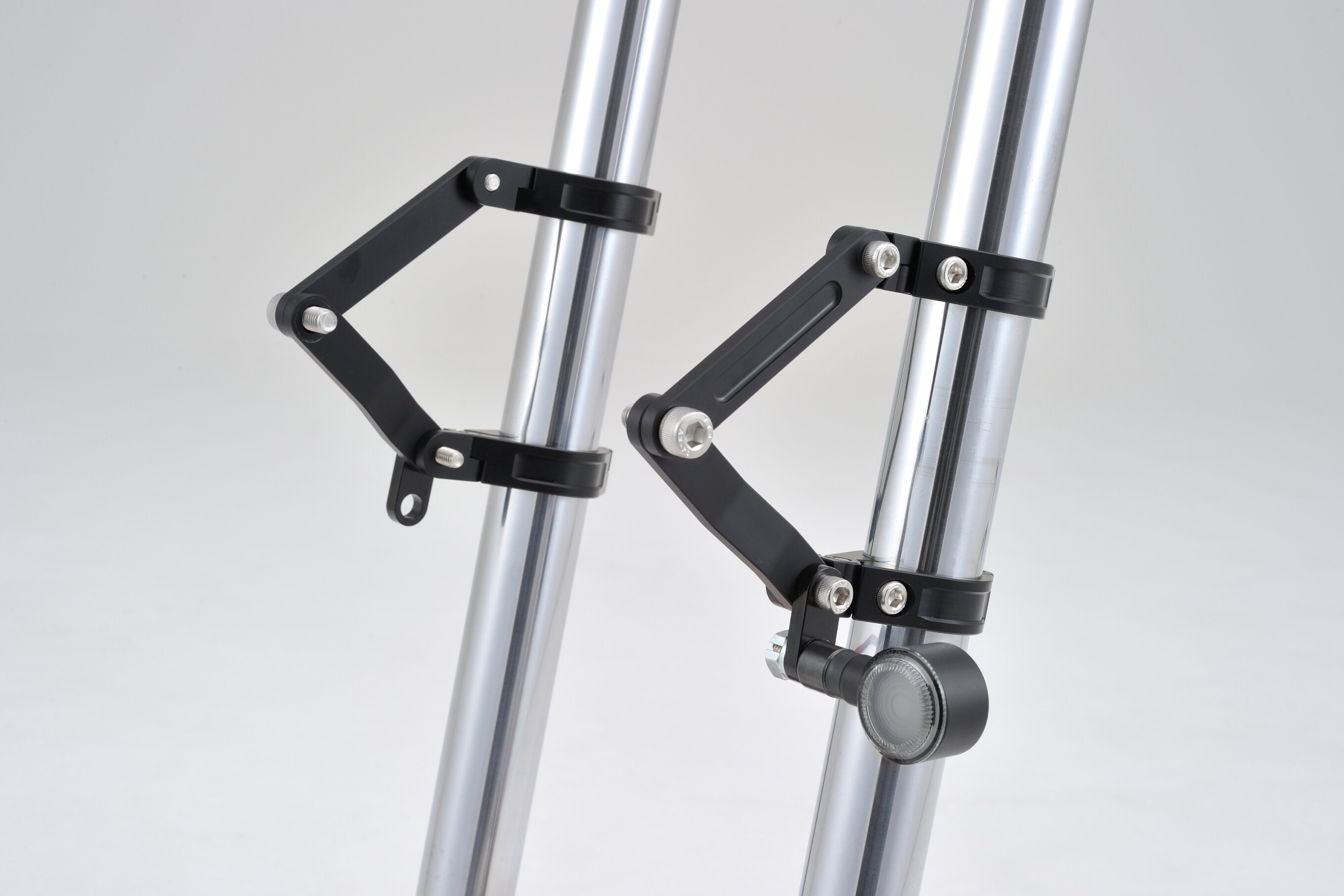 Jeu de supports de phare CNC dia.35MM réglable Daytona - vue 3
