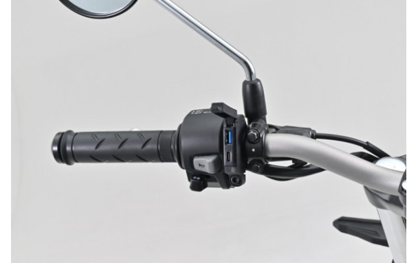 Prise USB pour guidon moto DAYTONA USB A et C - vue 3