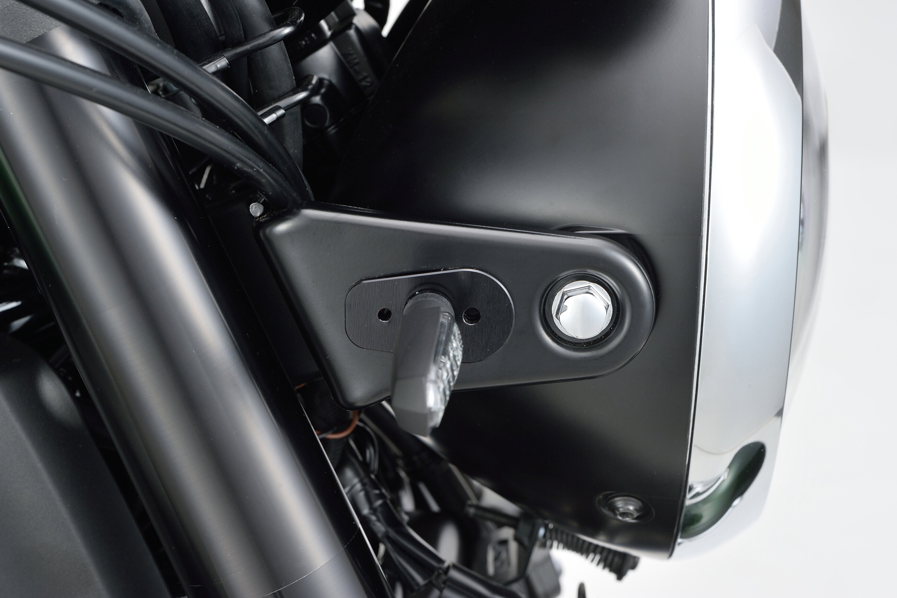 Plaque de montage clignotant CNC Kawasaki Daytona - vue 2