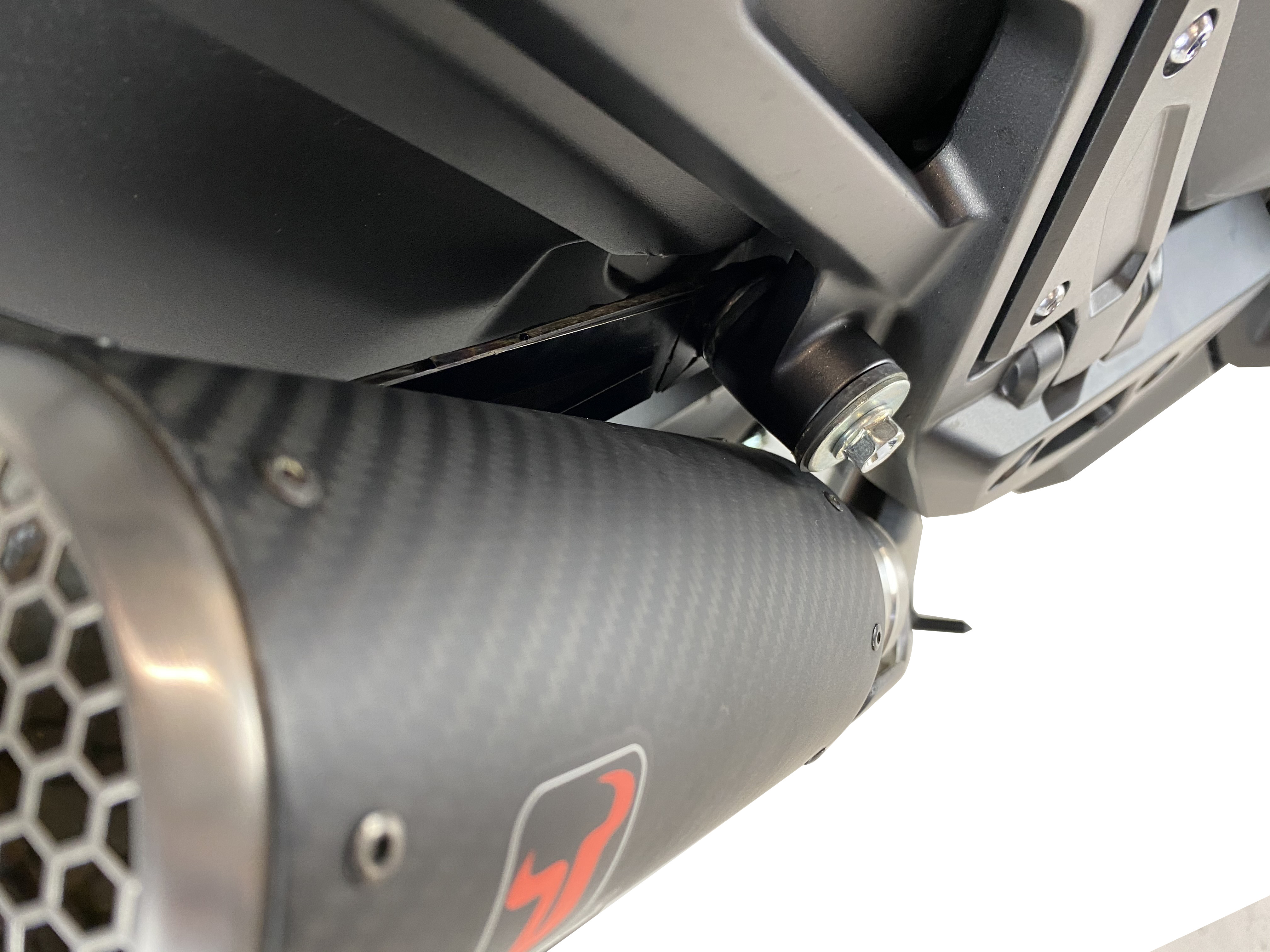 Silencieux Ixrace DC2 carbone Honda XAdv 750 2017-2022 - vue 3