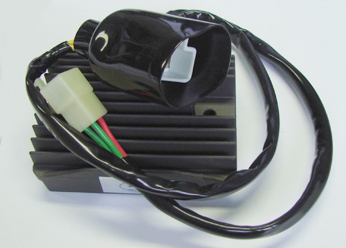 Régulateur de tension TOURMAX adapté Honda CB 900 Hornet 02-03 - vue 2