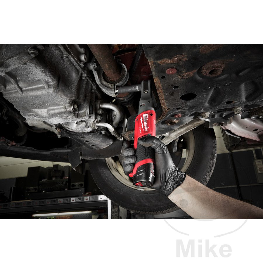 Clé à cliquet sans fil 12V 3/8 Milwaukee M12 FIR38-201B - vue 4