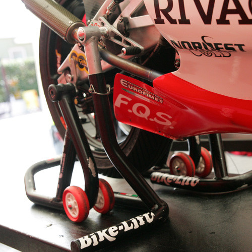 Béquille de montage Bikelift avec support repose-pieds - vue 2