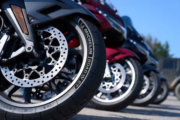 Pneu avant Michelin Road w GT 130/70R18 63H TL - vue 4