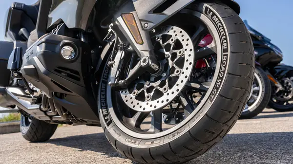 Pneu avant Michelin Road w GT 130/70R18 63H TL - vue 6