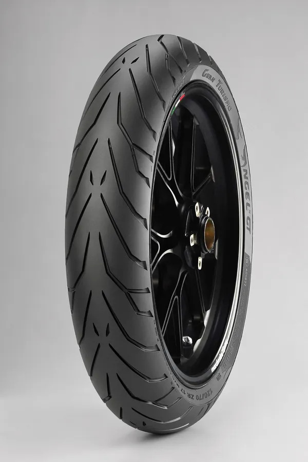Pneu arrière Pirelli Angel GT - vue 4