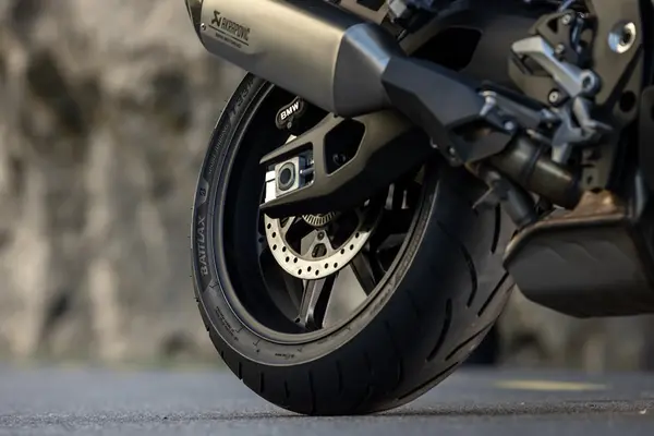 Pneu arrière Bridgestone T33 - vue 6