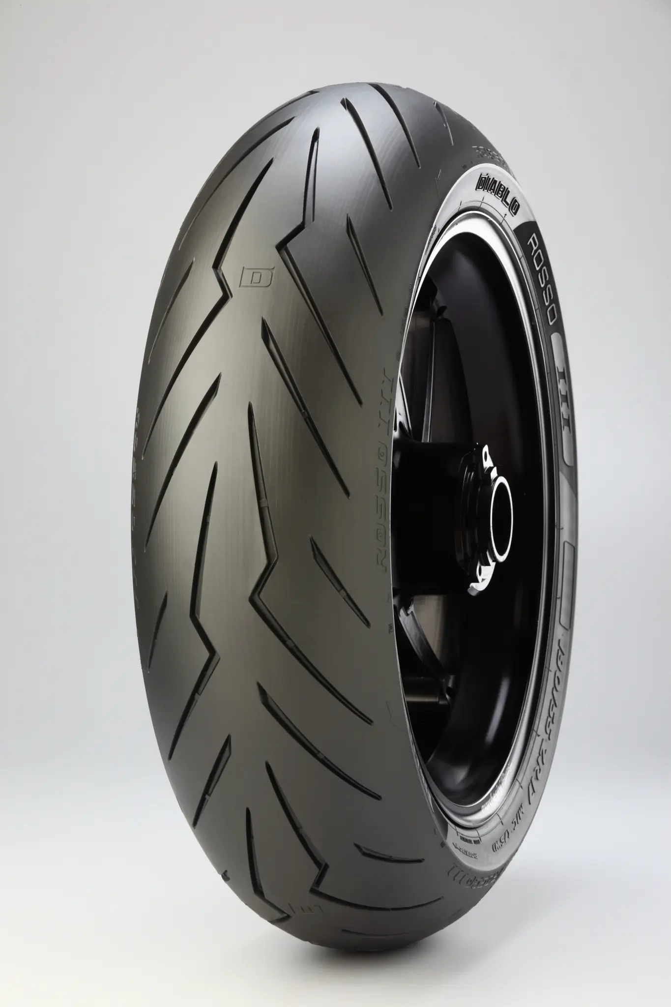 Pneu arrière Pirelli Diablo Rosso III 140/70R17 66H TL - vue 2