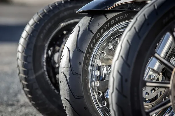 Pneu moto avant 17'' 130-80-17 Michelin Scorcher 31 M-C TL-TT 65H - vue 6