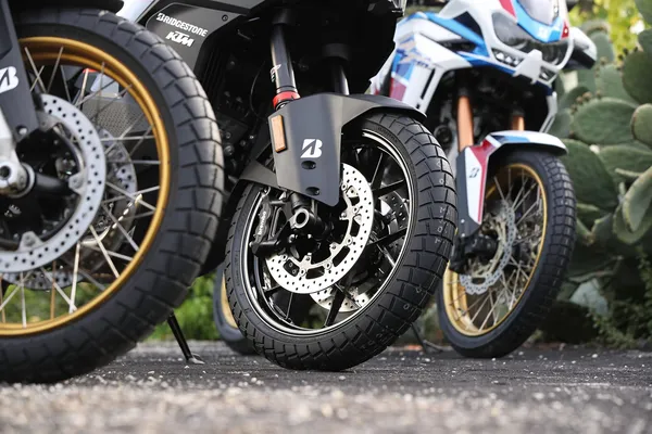 Pneu arrière Bridgestone Battlax Adventure Trail AT41 - vue 4