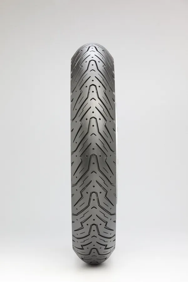 Pneu avant scooter Pirelli Angel Scooter 13'' 110-70-13 TL 48P - vue 4