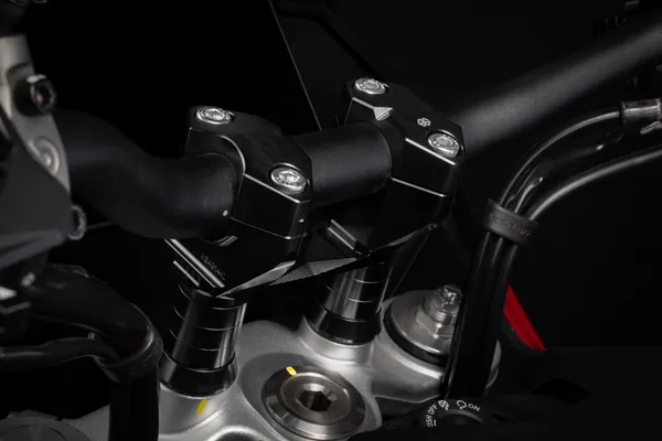 Rehausseurs de guidon 2DGT Moto Guzzi GILLES TOOLING - vue 2