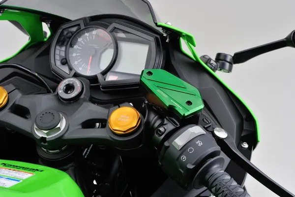 Bouchon maître-cylindre avant Kawasaki Daytona - vue 2
