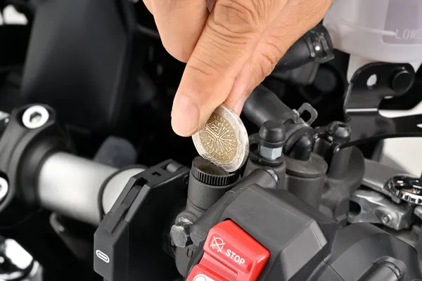 Boulon de fixation rétroviseur Daytona - vue 7