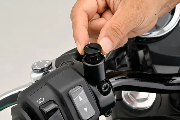 Boulon de fixation rétroviseur DAYTONA - vue 3