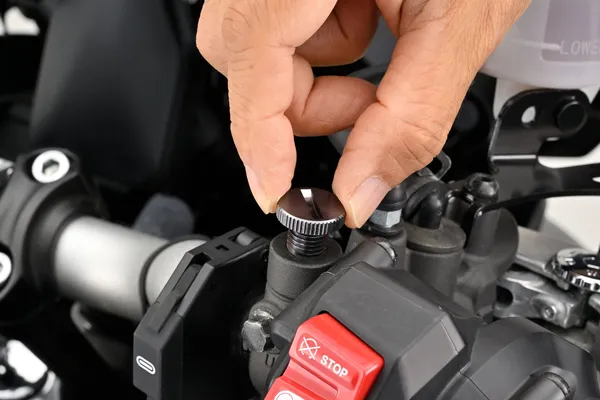 Boulon de fixation rétroviseur DAYTONA - vue 2