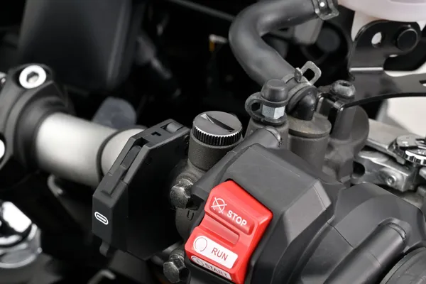 Boulon de fixation rétroviseur DAYTONA - vue 4