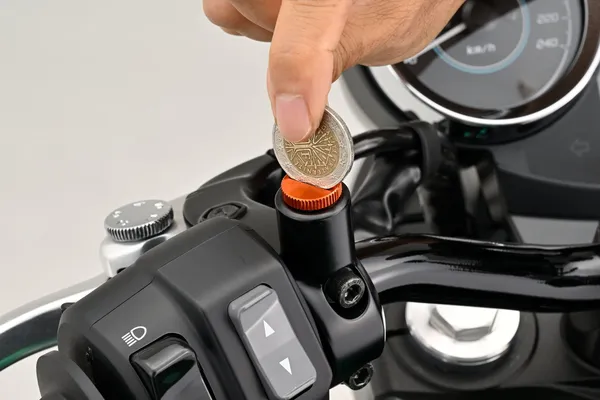 Boulon de fixation rétroviseur DAYTONA - vue 2