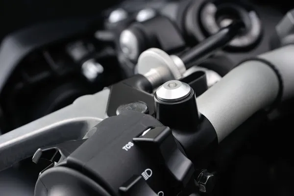 Boulon de fixation rétroviseur Daytona - vue 4