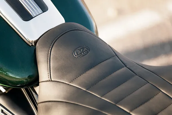 Selle Touring double monobloc Deluxe MUSTANG - vue 2
