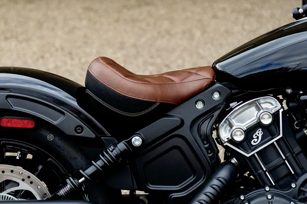 Selle solo touring Mustang - vue 3