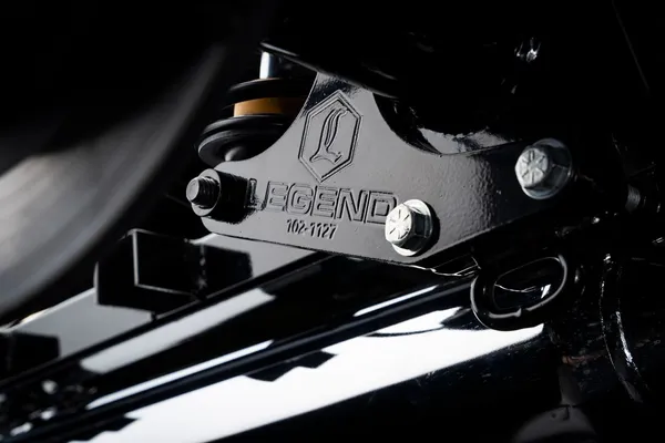 Kit de rehausse arrière LEGEND SUSPENSION pour M8 Trike - vue 2