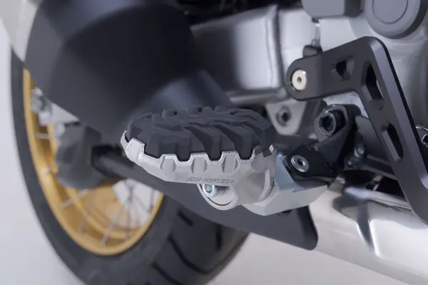 Kit repose-pieds Evo SW-MOTECH - vue 3