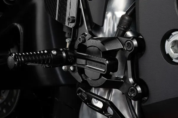 Adjustable rearset VCR38GT hon - vue 2