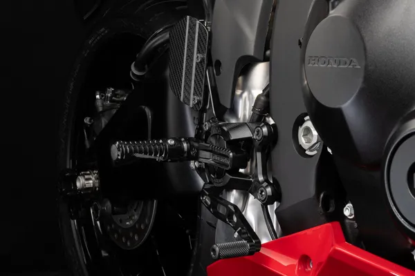 Adjustable rearset VCR38GT hon - vue 3