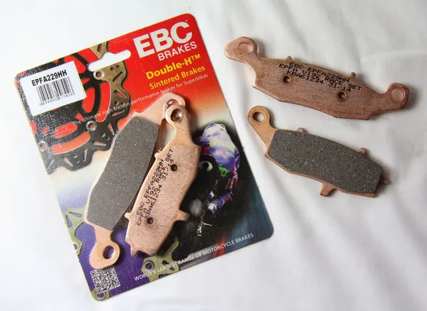 Plaquettes de frein frittées EBC EPFA Extreme Pro - vue 2