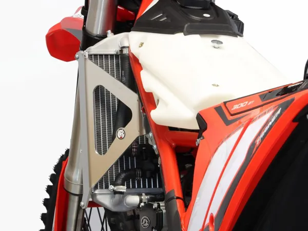 Renforts de Radiateur AXP Racing - vue 4