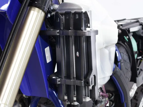 Protections de radiateur HDPE AXP Racing - vue 3