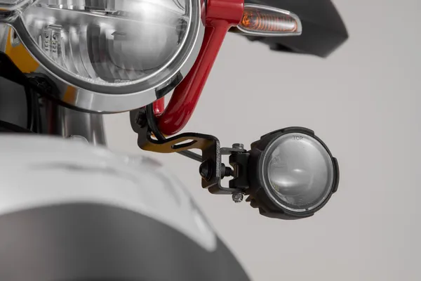 Fixation feux SW-MOTECH - vue 4