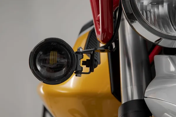 Fixation feux SW-MOTECH - vue 5