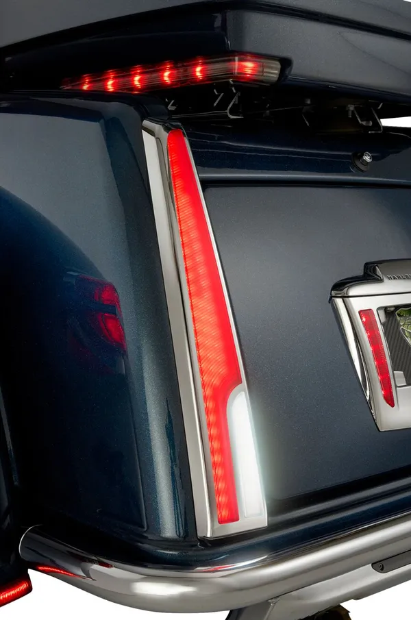 Feu arrière LED Tri Glide rouge CIRO - vue 2