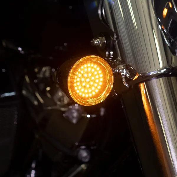 Insert de clignotant avant ambre Genesis® 4 Custom Dynamics - vue 3