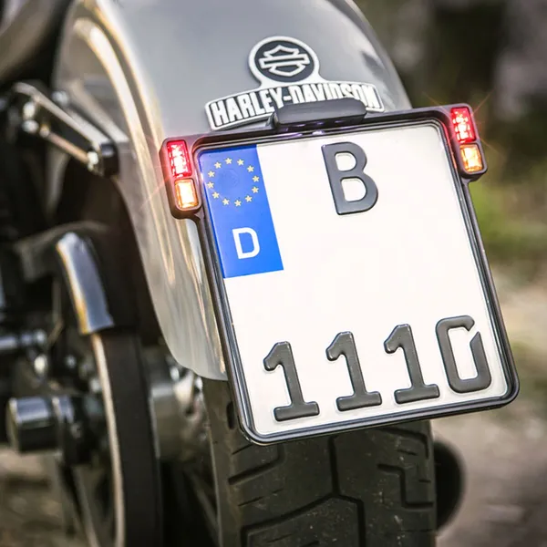 Support de plaque d'immatriculation tout-en-un 2.0 avec éclairage de plaque et feux stop/arrière HEINZ BIKES - vue 2