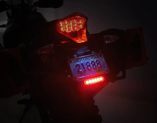 Assemblage feu stop LED Denali avec support de plaque d'immatriculation B6 - vue 6