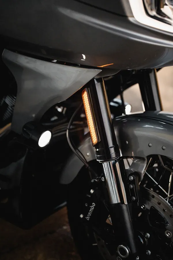 Feu LED de fourche noir Custom Dynamics - vue 2