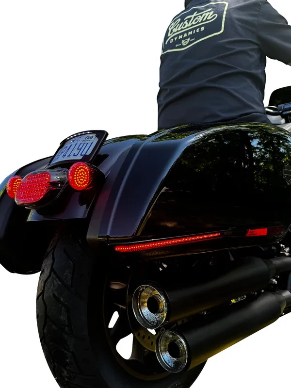 Feux de sacoches LED Custom Dynamics - vue 3