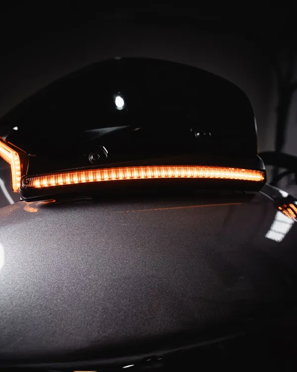 Habillage de pare-brise à LED avec clignotants CUSTOM DYNAMICS - vue 4