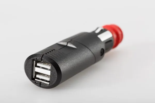 Port de charge USB double avec prise universelle SW-MOTECH - vue 2