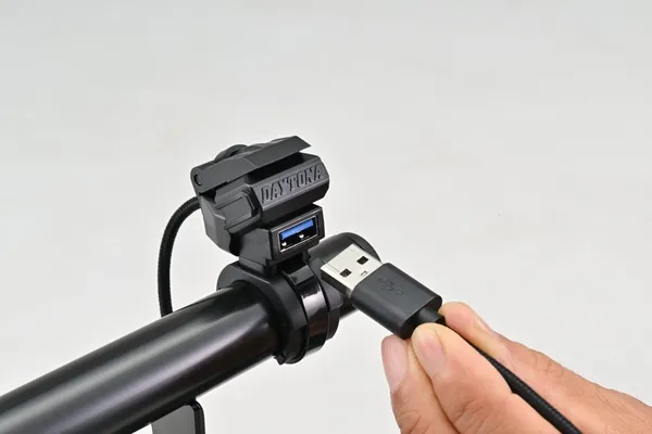 Prise embarquée USB-A QC 3.0 Daytona - vue 3