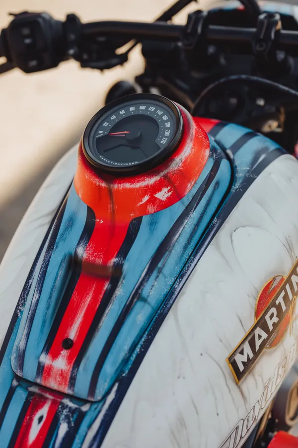 Cache de console centrale Cult Werk pour Harley - vue 2