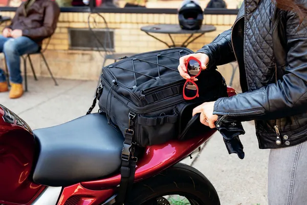 Sac de moto Kuryakyn Bag Momentum Roamer Tail - vue 8