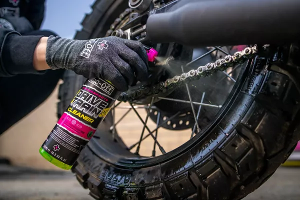 MUC-OFF Powersports Drivetrain Cleaner 500 ml - vue 4