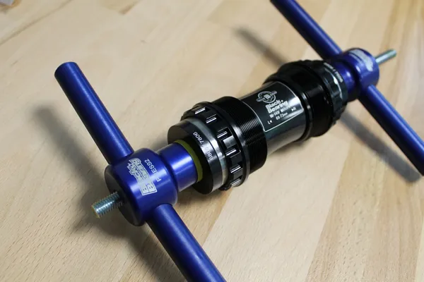 Outil pro presse à roulements BLACK BEARING malette complète avec 2 presses et 34 cales aluminium CNC anodisé - vue 6